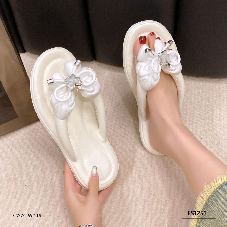 Cloud Luxe Women’s Slippers